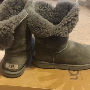 Gray ugg boots